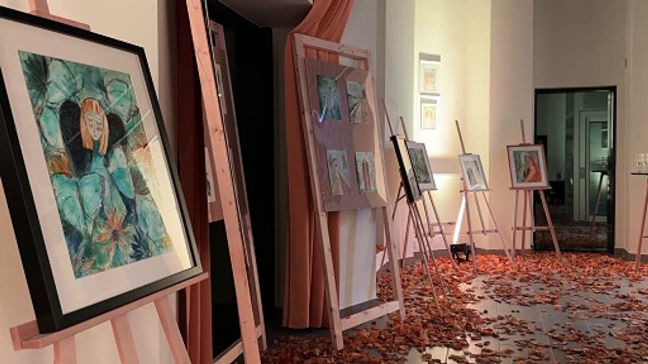 Wernisaż wystawy Sylwii Dudaczyk "Anioły naszych czasów" w Janowcu Wielkopolskim