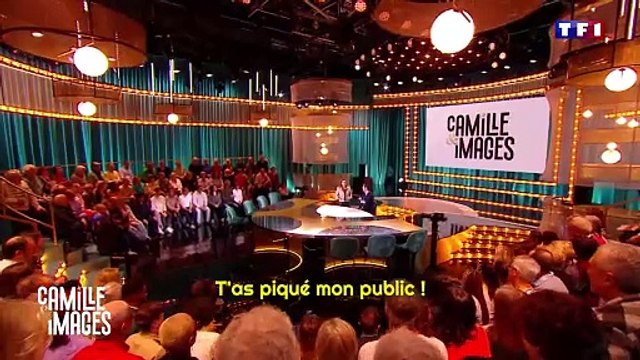 Camille Combal sur le plateau de Quelle époque ! pour lancer sa nouvelle hebdomadaire.