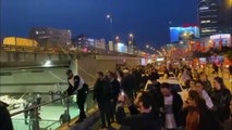 Mecidiyeköy metrobüs durağında şüpheli paket alarmı - 1