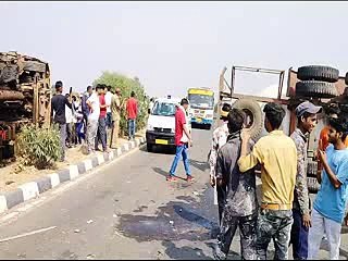 बस-कंटेनर में भिड़न्त, 8 यात्री घायल, शाहबाद घाटी क्षेत्र में दुर्घटना