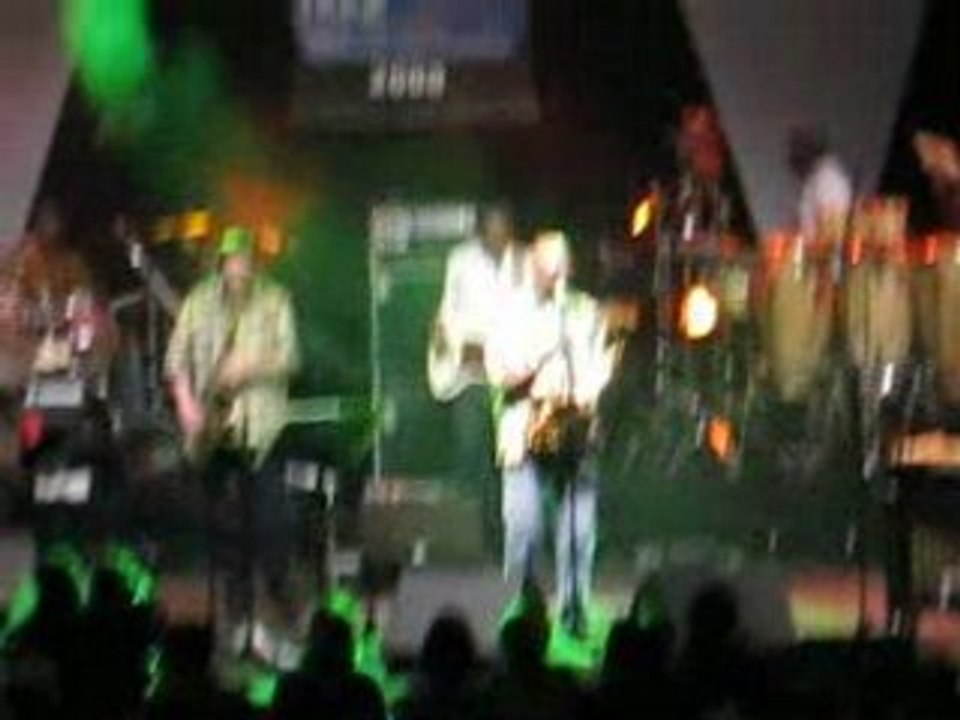 Manu DIBANGO en concert à orthez