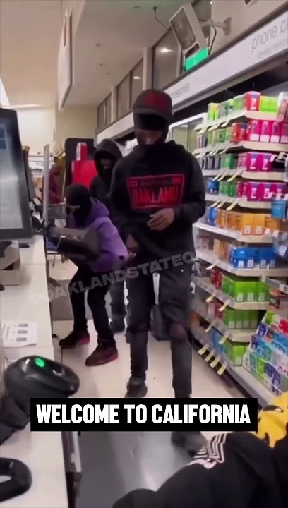 Nouvelles images choc en Californie de cambriolages express dans des supermarchés où des bandes de jeunes viennent prendre la caisse en toute tranquilité