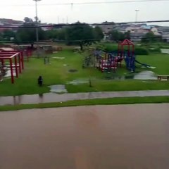 Chuva forte causa terceira enchente em uma semana no Rio Barigui; acumulado foi de 49,6 mm nesta sexta (3)