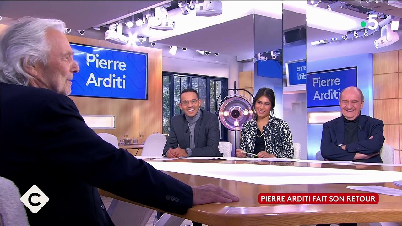 Pierre Arditi pour sa première apparition télé depuis son malaise au théâtre Edouard VII. Le comédien était l'invité de "C à vous" sur France 5.