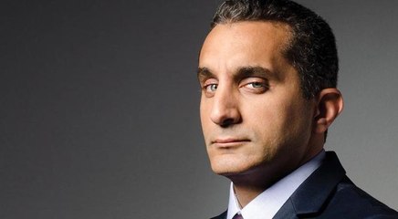 باسم يوسف لـ جو بايدن بعد قصف الحدود المصرية "بالخطأ": طفلك الفاسد يُحدث فوضى