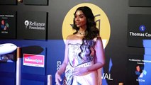 MAMI Film Festival की Closing Ceremony पर Janhvi Kapoor जैसे कई सितारे Red Carpet पर आए नजर