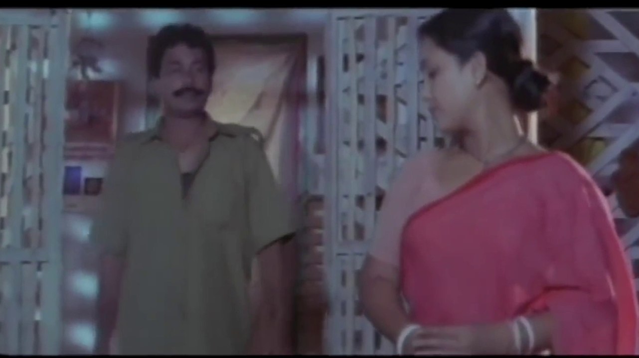 Level Cross | Malayalam Movie Scenes | Romantic Movie |