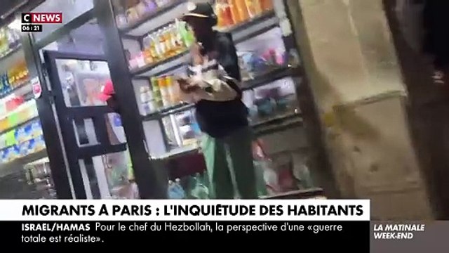 Installées dans un campement de fortune, jusqu'à 400 personnes exilées – majoritairement d'origine afghane – vivent sous le métro aérien, le long du boulevard de la Chapelle (18e)