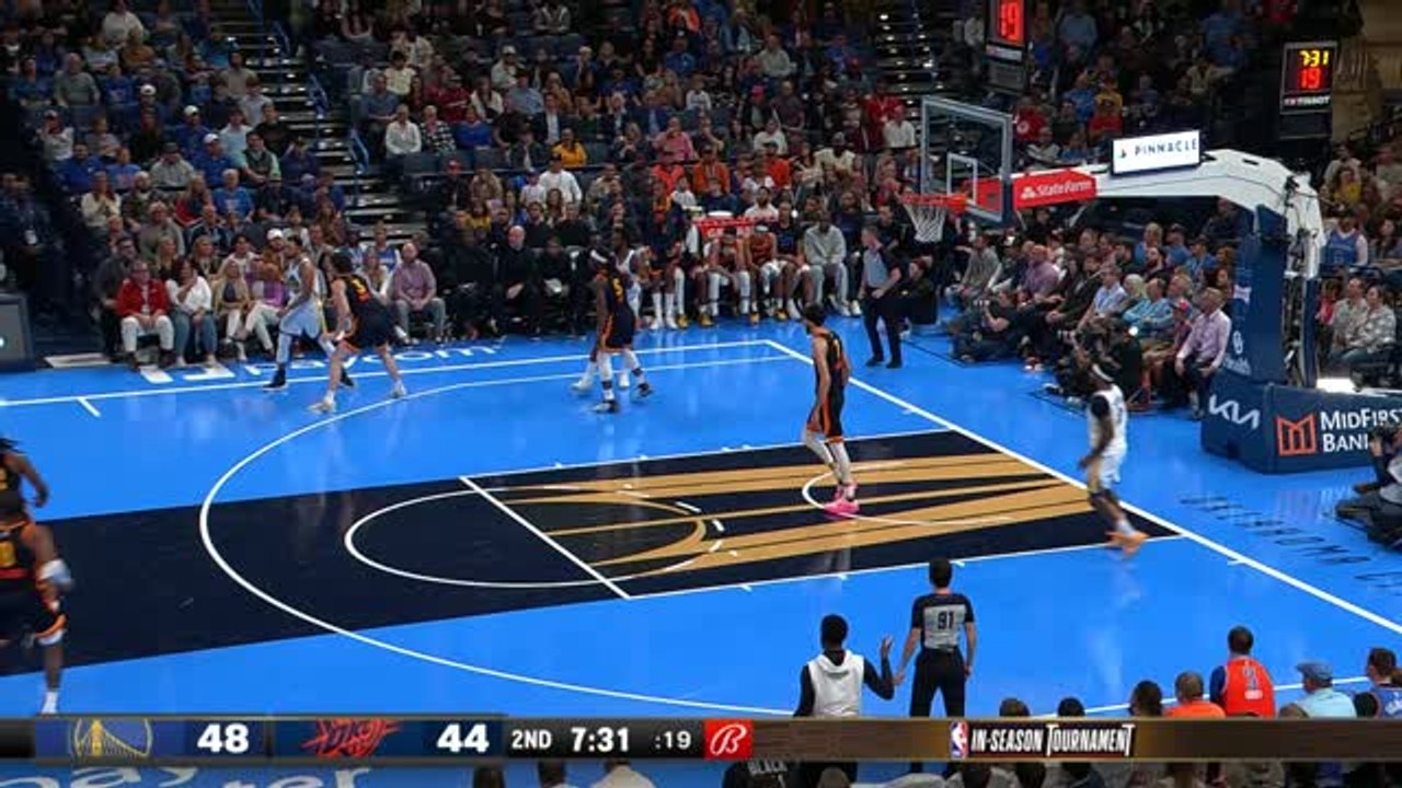 Payton makes ridiculous reverse alley-oop from Curry's casual lob