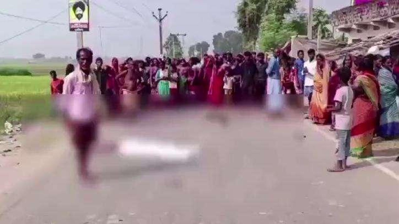 नवादा: तेज रफ्तार बालू लदा ट्रैक्टर की चपेट में आकर एक किशोर की मौत, मचा कोहराम