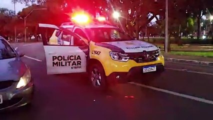 Motorista de 307 flagrado “comendo faixa” é abordado pela PM no Centro