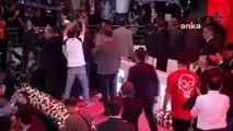 CHP'de yeniden genel başkanlığa aday olan Kılıçdaroğlu salonu böyle selamladı