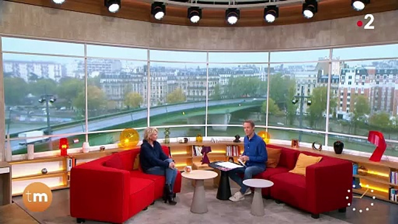 "Ça me fait un drôle d'effet" : Très émue, Sophie Davant retrouve Damien Thévenot dans "Télématin" sur France 2