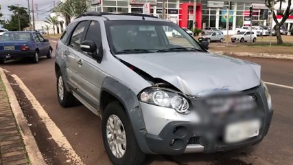 Monza e Palio se envolvem em colisão na Avenida Brasil