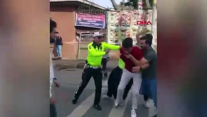 Kadıköy'de Maç Öncesi İşçi ve Motosikletli Arasında Kavga Çıktı