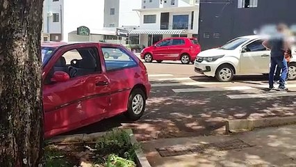 Mais um acidente de trânsito é registrado no cruzamento da Avenida Piquiri com a rua Paraná