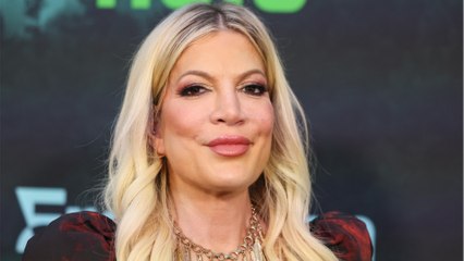 GALA VIDÉO - Tori Spelling recasée : son nouveau chéri est le sosie parfait de son ex !