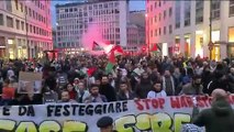 Il corteo Pro Palestina organizzato dagli antagonisti milanesi da Porta Venezia a piazza Missori