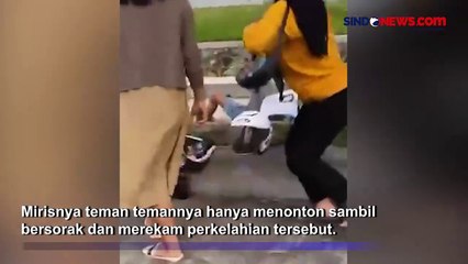Dua ABG Perempuan Berkelahi di Pangkalan Bun, Temannya Malah Bersorak