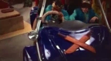 Pair of Kings S01E01 Return of the Kings 1