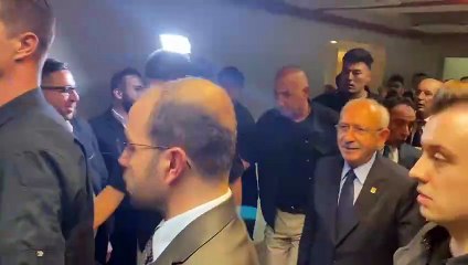Kemal Kılıçdaroğlu, partisinin 38. Olağan Kurultayı'nda oy kullanmaya gidiyor