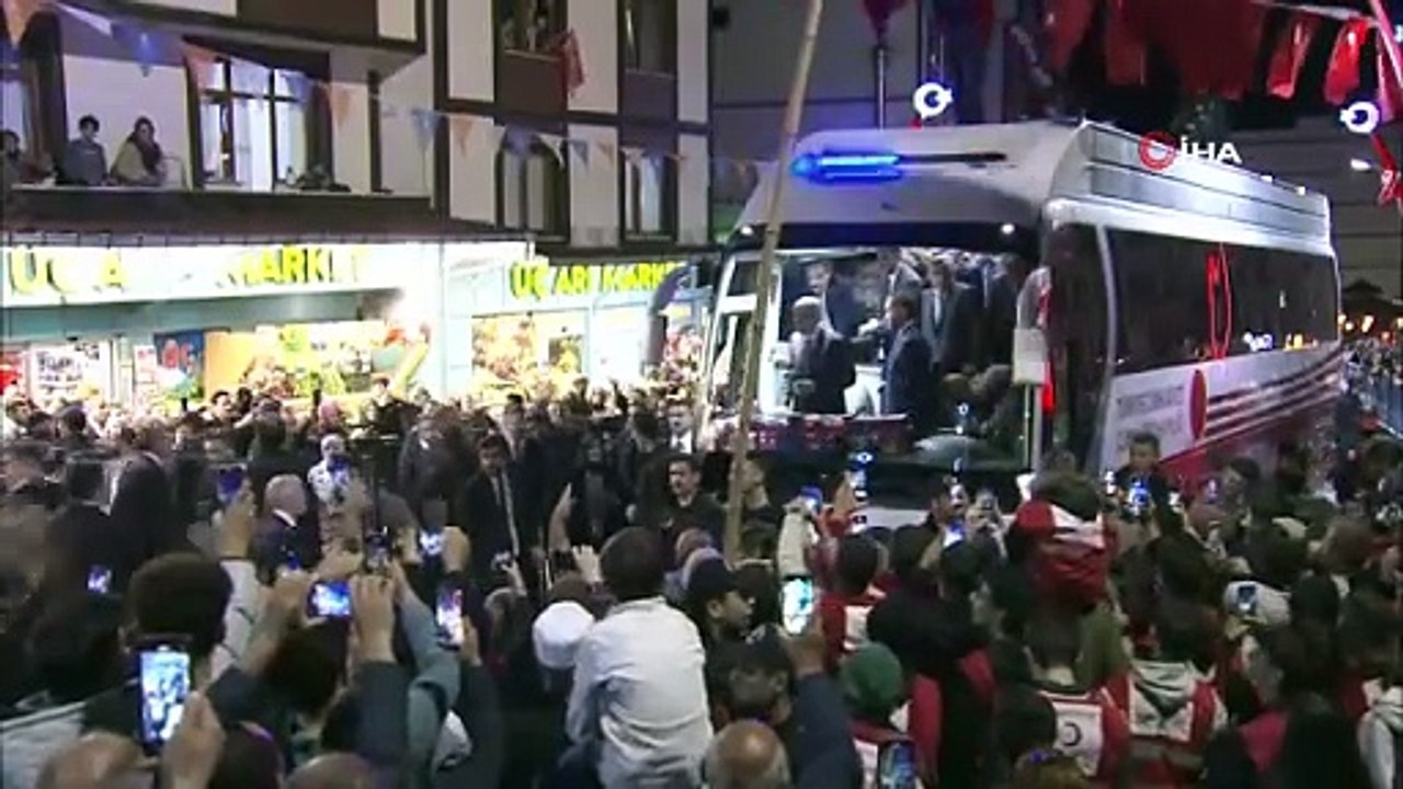 Cumhurbaşkanı Erdoğan: "Malum son genel seçimlerde milletvekili sayımızda bir düşüş yaşadık, herhalde yerel seçimlerde aynı düşüşü yaşamayız"