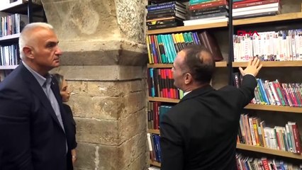 Il y aura un âge d'or en archéologie dans l'histoire de la République