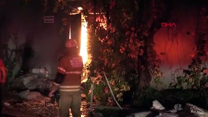 Bornova'da bir tekstil atölyesinde yangın çıktı