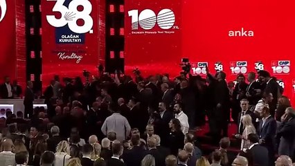 Kılıçdaroğlu, 2. tur sonuçlarını beklemeden salondan ayrıldı