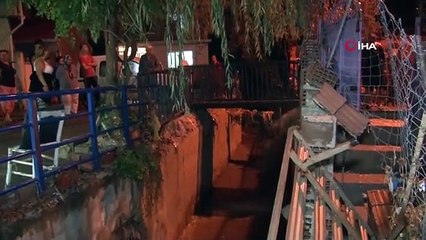 İzmir'de Sağanak Yağış Sonrası Karabağlar İlçesinde Dere Taştı