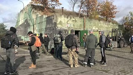 "Strzelanie" z aparatów do SU-22 M4 "Tygryska" w Pilskim Muzeum Wojskowym