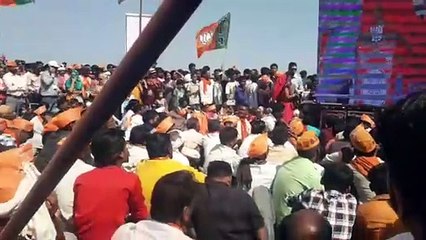 देखिए प्रधानमंत्री मोदी की सभा में ऐसे भी दिखे नजारे...