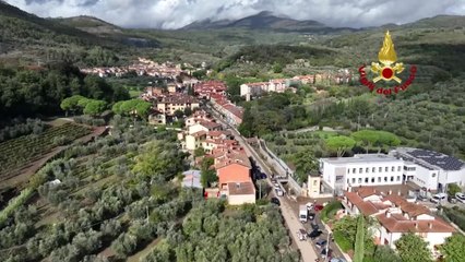 Скачать видео: Maltempo in Toscana, la ricognizione aerea a Prato, nella frazione di Figline