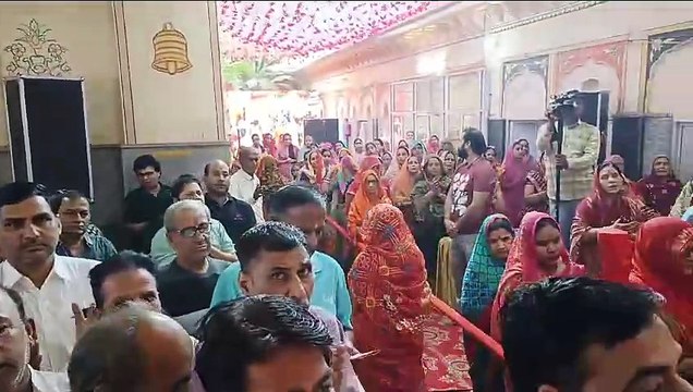 16 दिवसीय महालक्ष्मी पूजा में उमड़े श्रद्धालु।