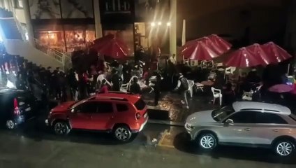 Empoli, rissa a colpi di sedie all'esterno di un pub