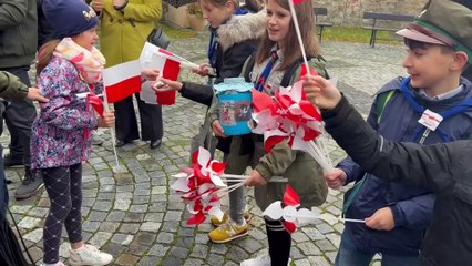 Biecz - harcerze sprzedawali flagi na 11 listopada, akcja charytatywna