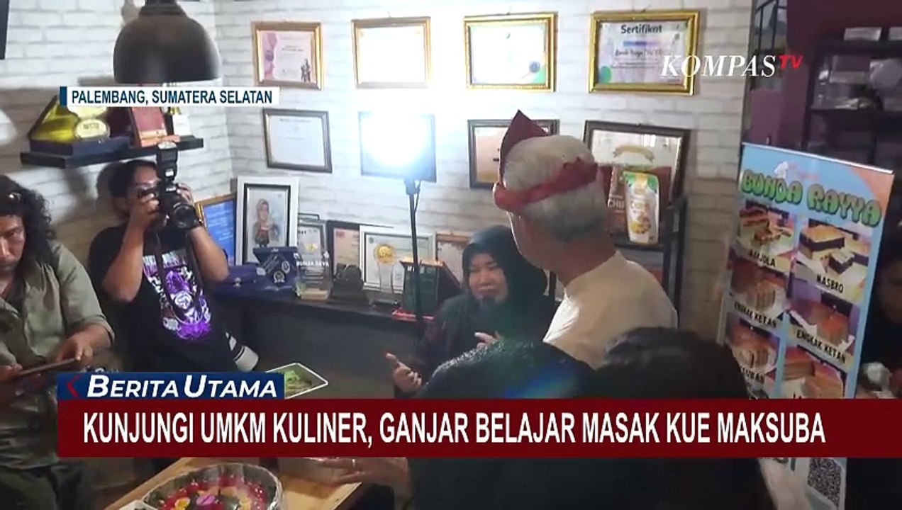 Kunjungi UMKM Kuliner, Ganjar Cicip Hingga Belajar Masak Kue Khas Palembang