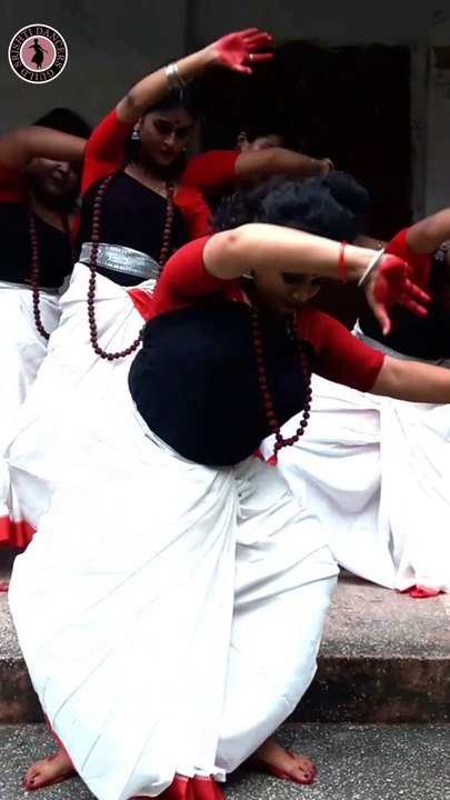 Aham Rudrebhirvasubhischara (অহং রুদ্রেভির্বসুভিশ্চরাম্যহম্) #shorts #durgapuja #devivandana #durgavandana #ahamrudre #durgapuja2023