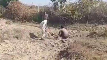 छतरपुर: मूलभूत सुविधाओं को तरसते ग्रामीण, जानिए वज़ह