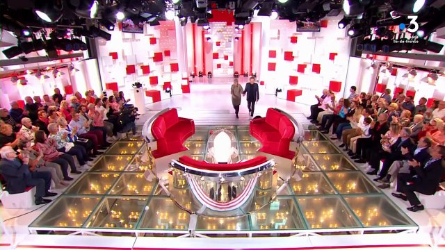Chantal Ladesou fait des confidences intimes à Michel Drucker sur ses ébats amoureux avec son mari Michel Ansault dans Vivement dimanche sur France 3.