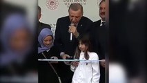 Cumhurbaşkanı Erdoğan'ın katıldığı açılış töreninde gülümseten anlar! Kız çocuğu kurdeleyi erken kesti