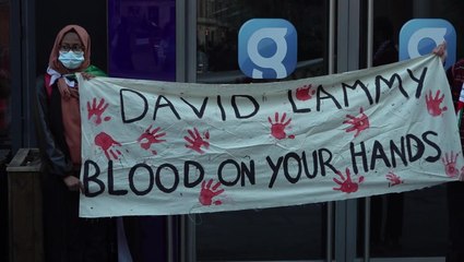 Download Video: Protesters chant outside LBC offices following David Lammy’s comments on Gaza airstrike