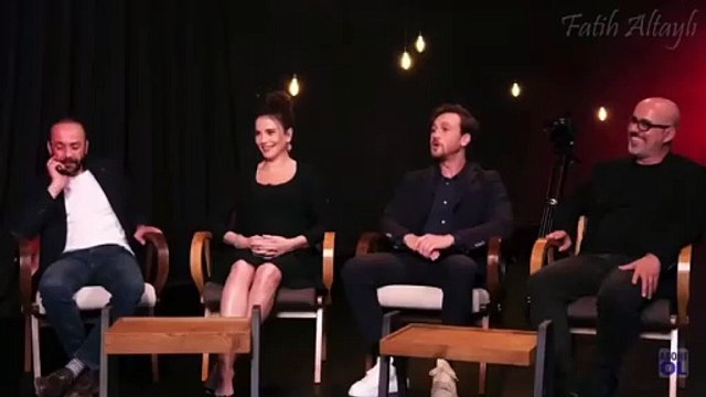 Atatürk filmini anlatırken duygulanan Fatih Altaylı, başrol Aras Bulut İynemli'ye sarılarak ağladı