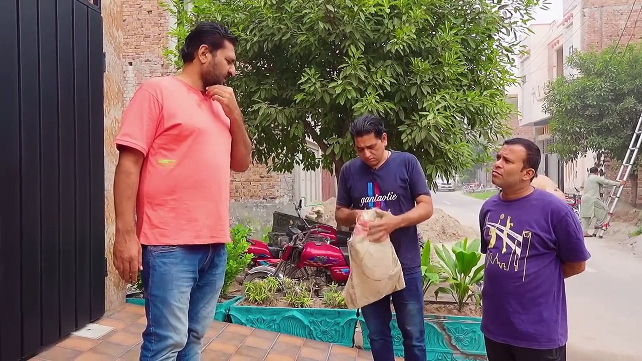 Rana Ijaz Challenged The plumber _ #ranaijazpranks #ranaijazfunnyvideo