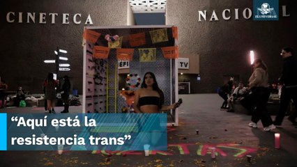 “Toman” la Cineteca Nacional y hacen ofrenda dedicada a personas trans asesinadas