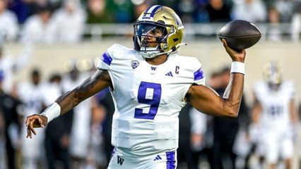 Undefeated Huskies Defeat USC with 52-42 Win | Game Recap