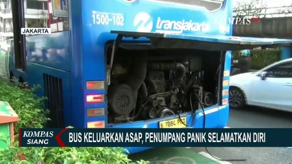 Bus Transjakarta Mengeluarkan Asap, Penumpang Panik Selamatkan Diri!