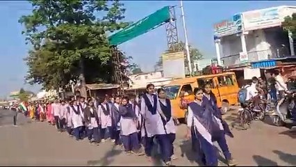 मौजूद लोगों को मतदान करने की शपथ दिलाई