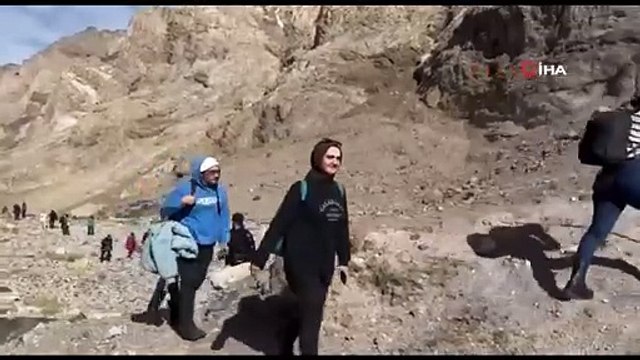 35 Kişilik Grup Cennet ve Cehennem Vadisi'nde Doğa Yürüyüşü Yaptı