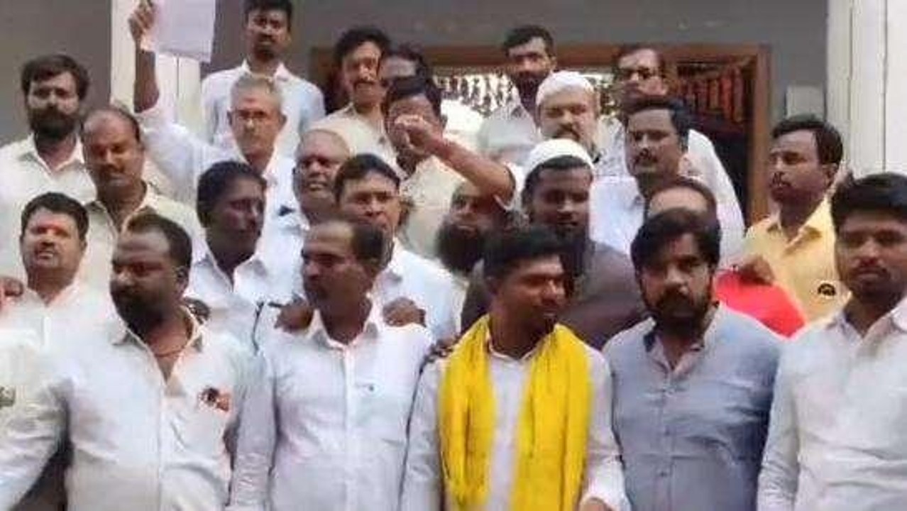 శ్రీ సత్యసాయి జిల్లా: కదిరి తహశీల్దార్ కార్యాలయం వద్ద నిరసన